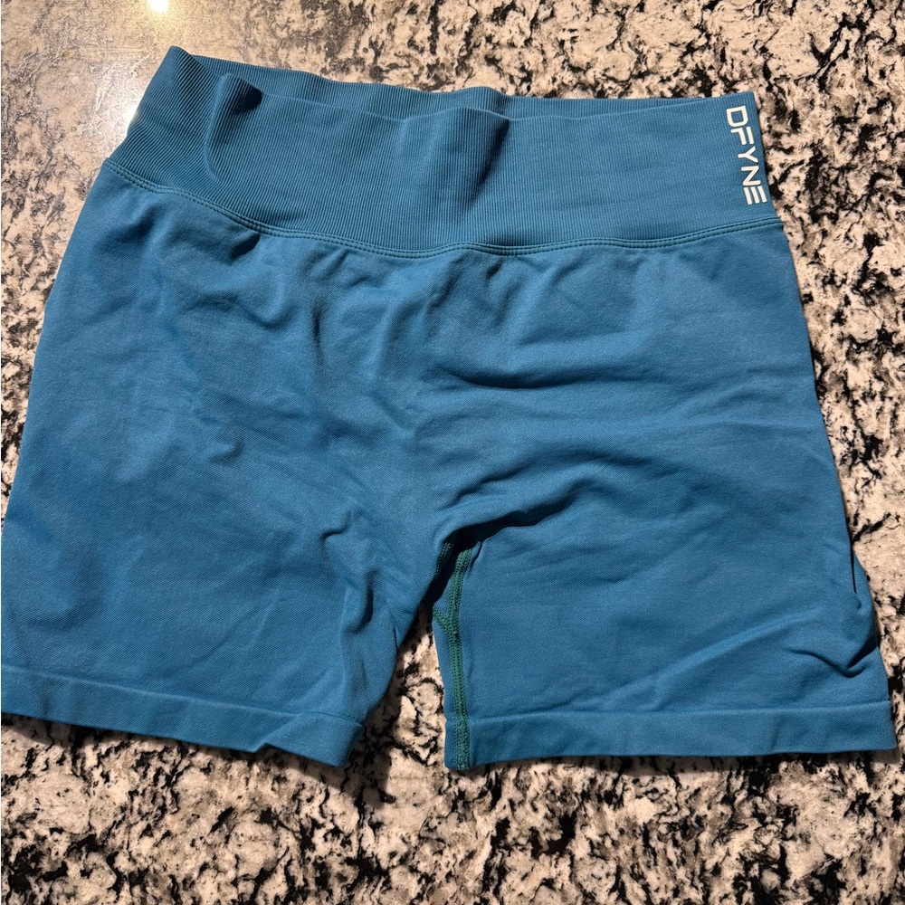 Dfyne Shorts